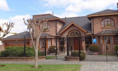 CHALET EN 2 PLANTAS EXCELENTE