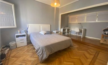 Chalet 7 ambientes. Excelente ubicación. U$S 410.000.-