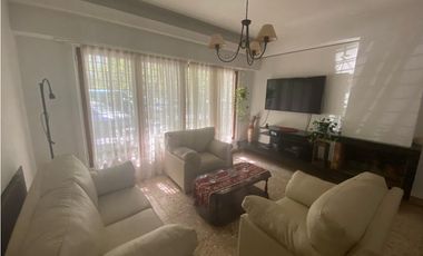 Chalet 7 ambientes. Excelente ubicación. U$S 410.000.-