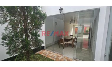 🏡 ¡Vive con tranquilidad en la Campiña de Moche! 🌿✨

Descubre esta hermosa casa en esquina, ubicada dentro del exclusivo Condominio Villa Muchik, do