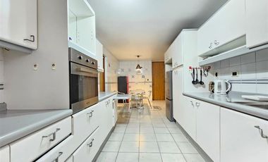 Oportunidad Depto 3D + Sala de star + 2 Servicios, Amoblado