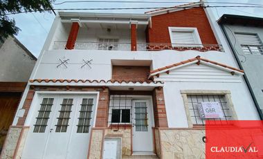 Casa en venta de 3 dormitorios c/ cochera en Villa Mitre