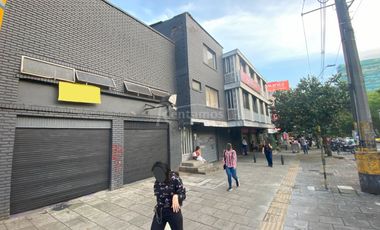 edificio en venta en el poblado. Cod V776157