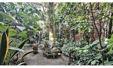 Casa en el Parque lleras para restaurante u hotel de 5 pisos