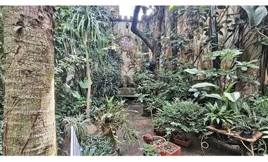 Casa en el Parque lleras para restaurante u hotel de 5 pisos