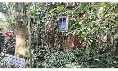 Casa en el Parque lleras para restaurante u hotel de 5 pisos