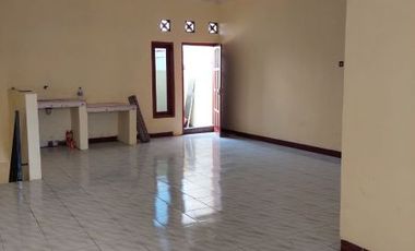 600Jt Rumah 2Lt Mangku Jl.Raya JogjaSolo!