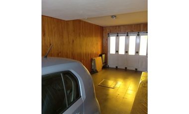 Chalet 5 ambientes. Amplio lote. Zona Chauvin.