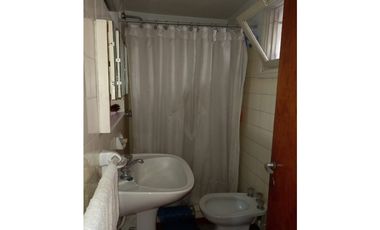 Chalet 5 ambientes. Amplio lote. Zona Chauvin.