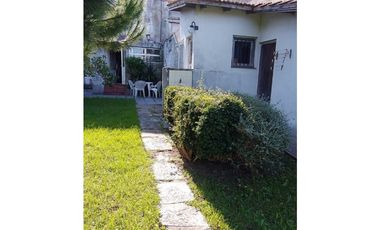 Chalet 5 ambientes. Amplio lote. Zona Chauvin.