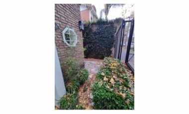 Se Vende Excelente Chalet de 4 Ambientes en Lote Propio en Olivos Golf