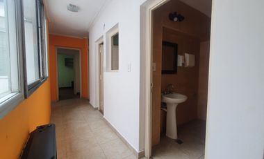 Venta - Oficinas en dos plantas en block - Brown 3285