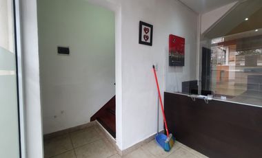 Venta - Oficinas en dos plantas en block - Brown 3285