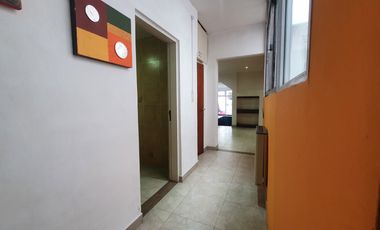 Venta - Oficinas en dos plantas en block - Brown 3285