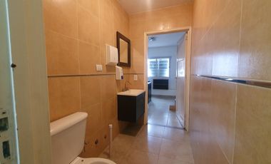 Venta - Oficinas en dos plantas en block - Brown 3285