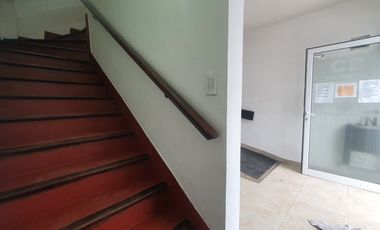 Venta - Oficinas en dos plantas en block - Brown 3285