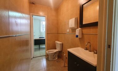 Venta - Oficinas en dos plantas en block - Brown 3285