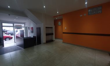 Venta - Oficinas en dos plantas en block - Brown 3285