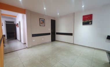 Venta - Oficinas en dos plantas en block - Brown 3285