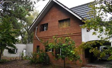 AMPLIA CASA EN ZONA CENTRO COMERCIAL JAGUEL DEL MEDIO