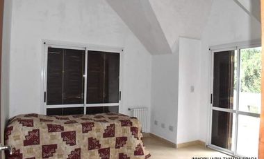 AMPLIA CASA EN ZONA CENTRO COMERCIAL JAGUEL DEL MEDIO