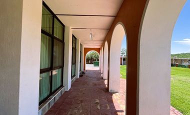 Casa tipo  HACIENDA con granja porcicola, Ixtlahuacan de los membrillos,Jalisco.