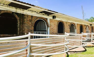 Casa tipo  HACIENDA con granja porcicola, Ixtlahuacan de los membrillos,Jalisco.