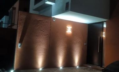 Casa en venta de 3 dorm. en Huechuraba