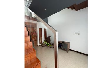 VENDO HERMOSA CASA EN URB EL GOLF