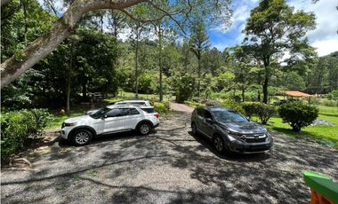 CASA EN VENTA CON JACUZZI EN ALTOS DEL MARIA