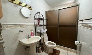 CASA EN VENTA CON JACUZZI EN ALTOS DEL MARIA