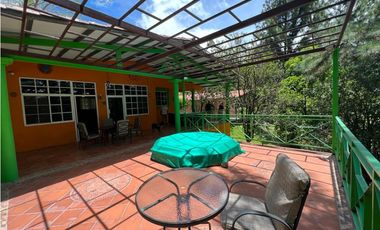 CASA EN VENTA CON JACUZZI EN ALTOS DEL MARIA