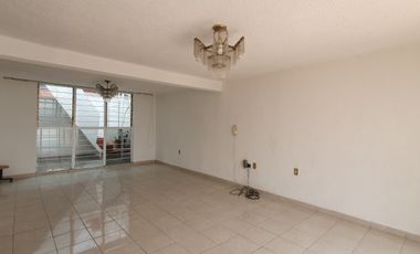 CUMBRES DEL VALLE, CASA EN RENTA 10656 RCR