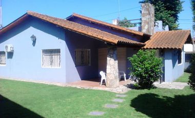 Casa  en Venta Haedo / Moron (A025 2522)