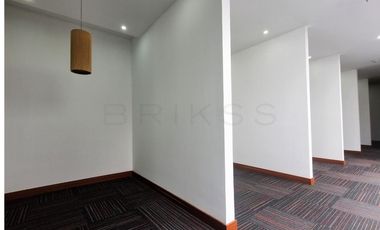 oficina en arriendo en el nogal. Cod A5919