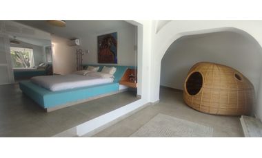 RESIDENCIA EN VENTA A ORILLA DEL LAGO 