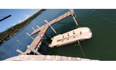 RESIDENCIA EN VENTA A ORILLA DEL LAGO 