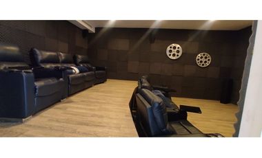 RESIDENCIA EN VENTA A ORILLA DEL LAGO 