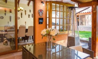 La Reina, venta amplia casa plaza Ossandón.