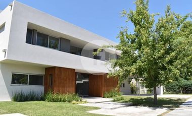 Flores Prop - La Lomada, Casa en Venta