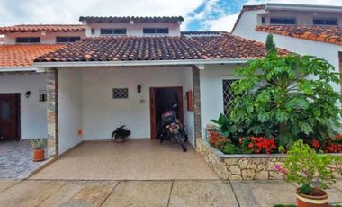 CASA EN VENTA EN MIRADOR DEL CACIQUE EL TEJAR LAGOS DEL CACIQUE