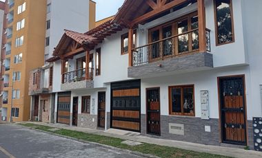 casa en arriendo en carmen de viboral. Cod A64451