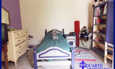 V. PUEYRREDON CASA SOBRE TERRENO PROPIO 6 AMBIENTES + DEPENDENCIA COMPLETA ** TOMO MENOR VALOR 3-4 AMB**