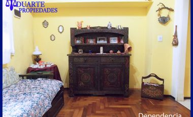 V. PUEYRREDON CASA SOBRE TERRENO PROPIO 6 AMBIENTES + DEPENDENCIA COMPLETA ** TOMO MENOR VALOR 3-4 AMB**