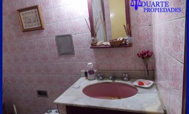 V. PUEYRREDON CASA SOBRE TERRENO PROPIO 6 AMBIENTES + DEPENDENCIA COMPLETA ** TOMO MENOR VALOR 3-4 AMB**