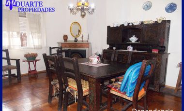 V. PUEYRREDON CASA SOBRE TERRENO PROPIO 6 AMBIENTES + DEPENDENCIA COMPLETA ** TOMO MENOR VALOR 3-4 AMB**