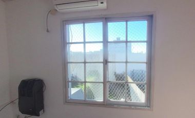 NUEVO VALOR Venta Excelente Triplex en Condominio El Mirador Hurlingham