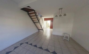 NUEVO VALOR Venta Excelente Triplex en Condominio El Mirador Hurlingham