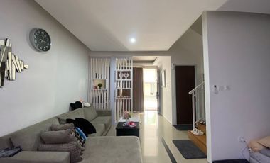 Rumah 5 Kamar Tidur 12 Menit ke Gerbang Tol Kampung Rambutan J-45033