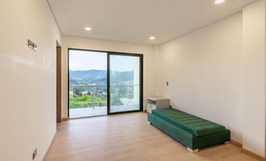 casa en arriendo/venta en la calera. Cod V17962